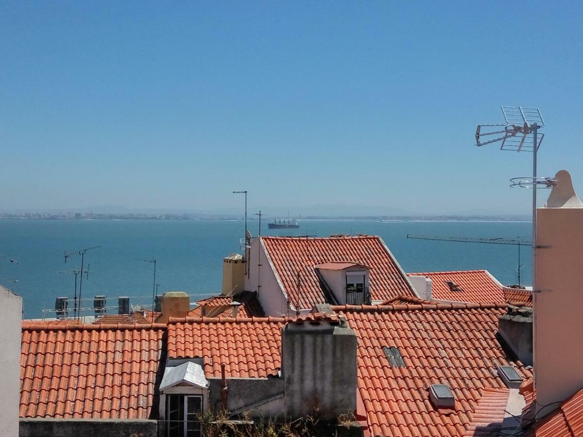 Alfama Terrace Apartment Lisbon Bagian luar foto